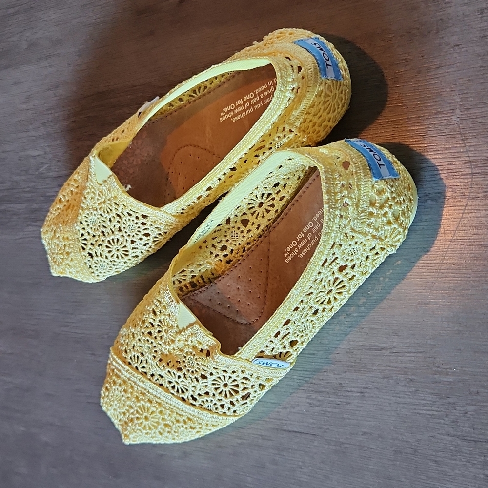 Toms crocheted flats